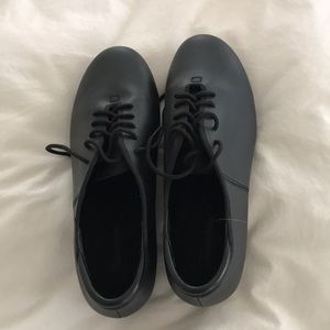 Adult tap shoes
